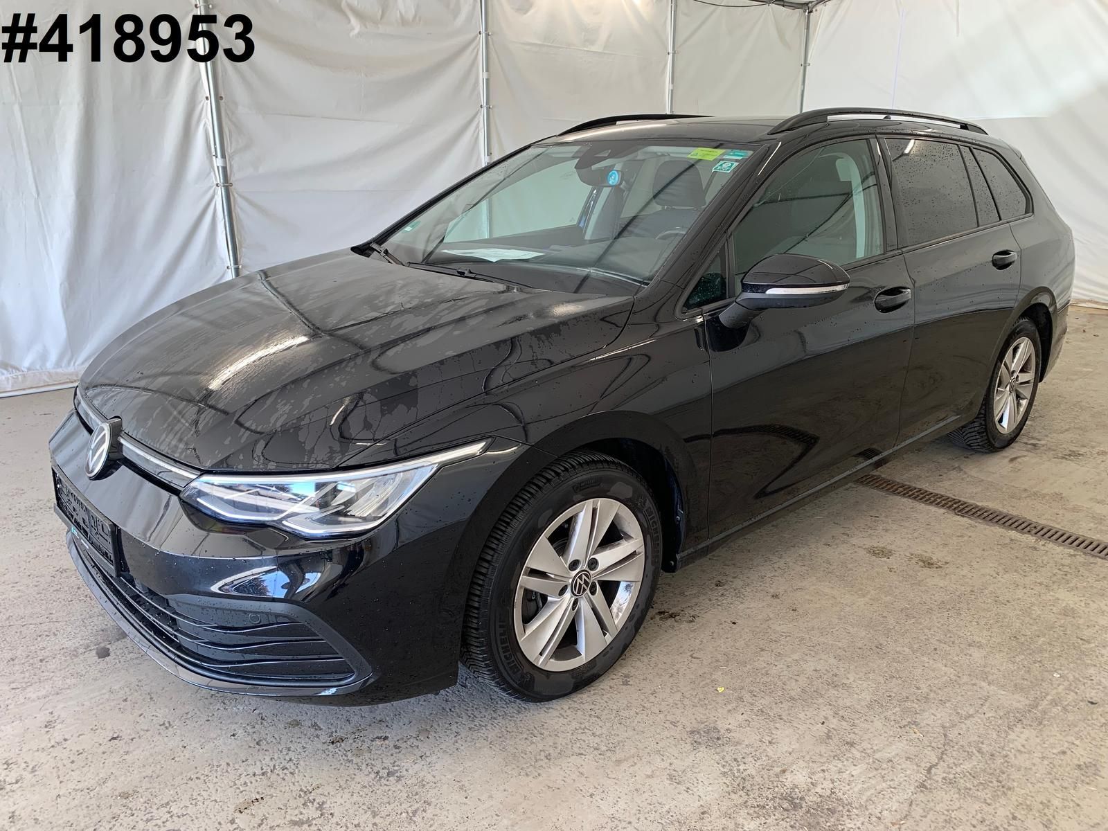 Volkswagen Golf - 1