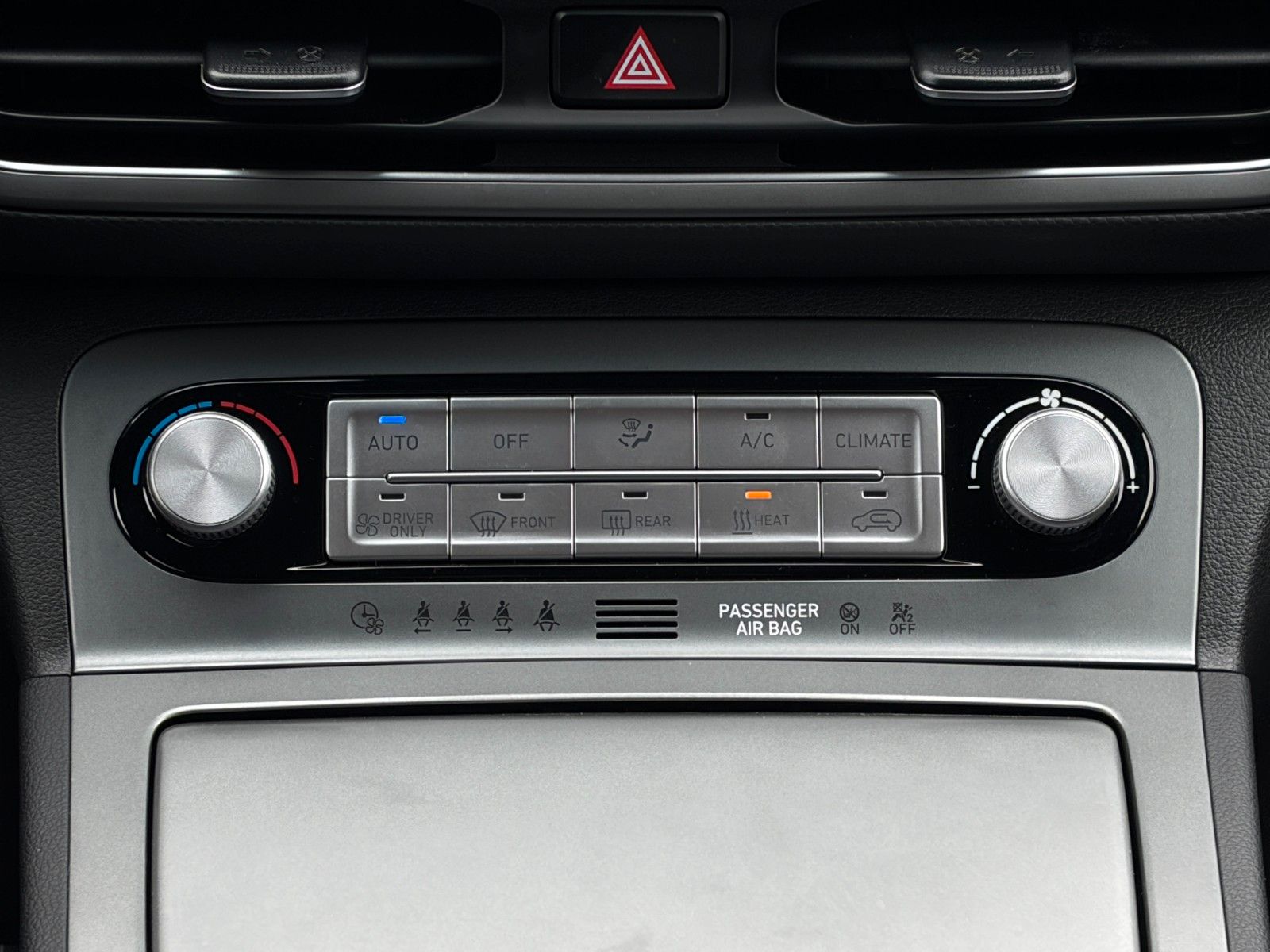 Fahrzeugabbildung Hyundai KONA E Trend ACC LKAS NAV CAM PDC KRELL CarPlay