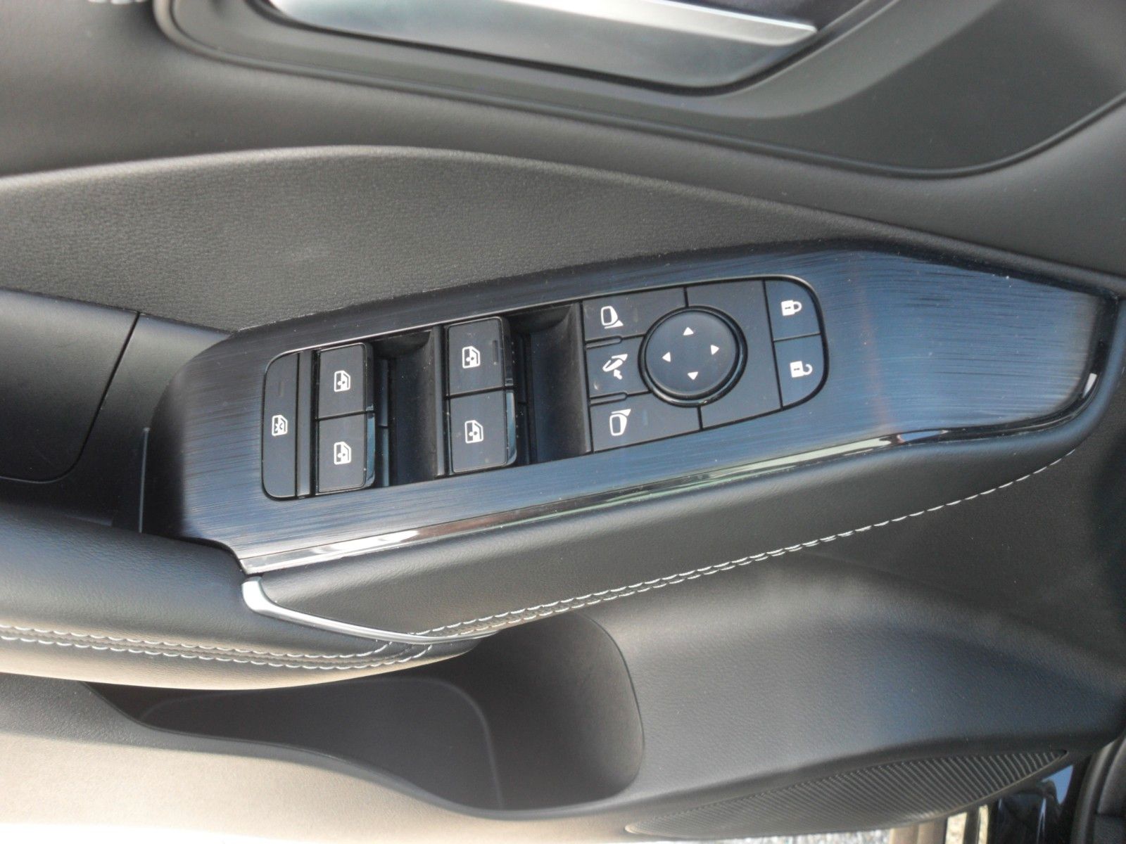 Fahrzeugabbildung Nissan Qashqai N-Connecta 1.3 DIG-T MHEV