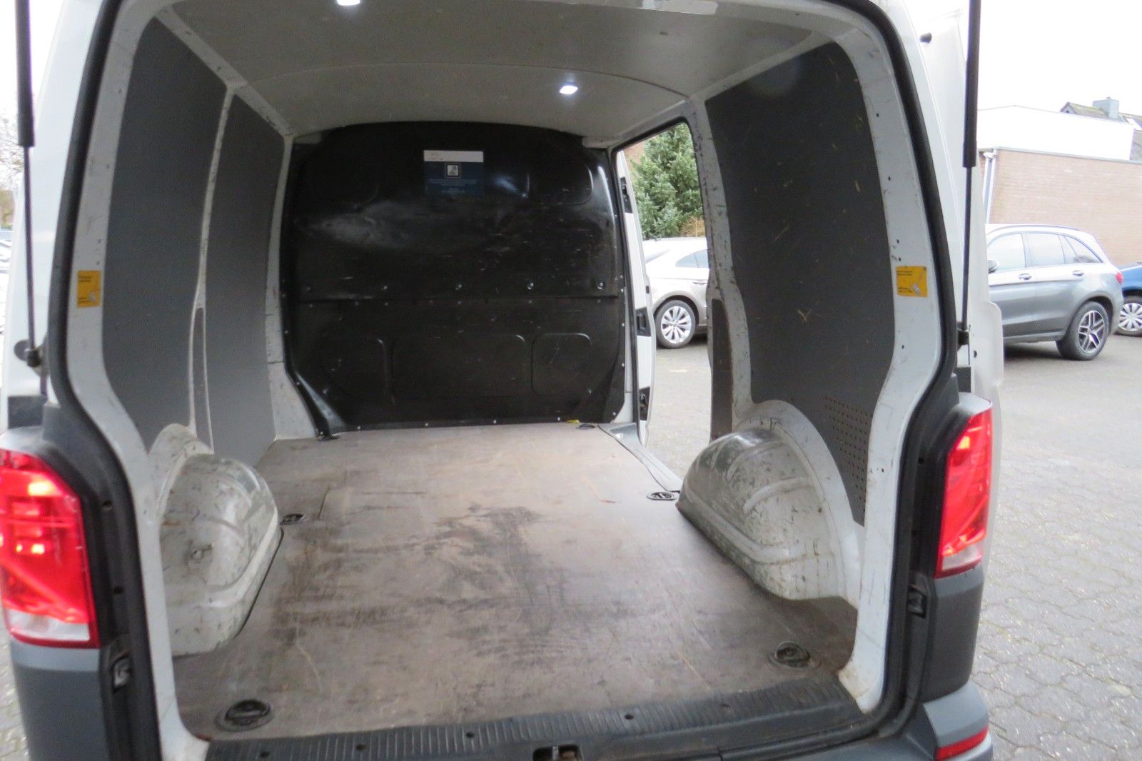 Fahrzeugabbildung Volkswagen T6 Kasten TDI KURZ KLAPPE KLIMA PDC TELVOR 1.HD