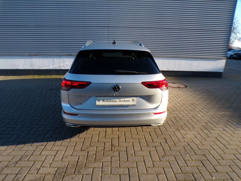 Fahrzeugabbildung Volkswagen Golf VIII Variant 1,5 TSI Active *LED*AHK*NAVI*S