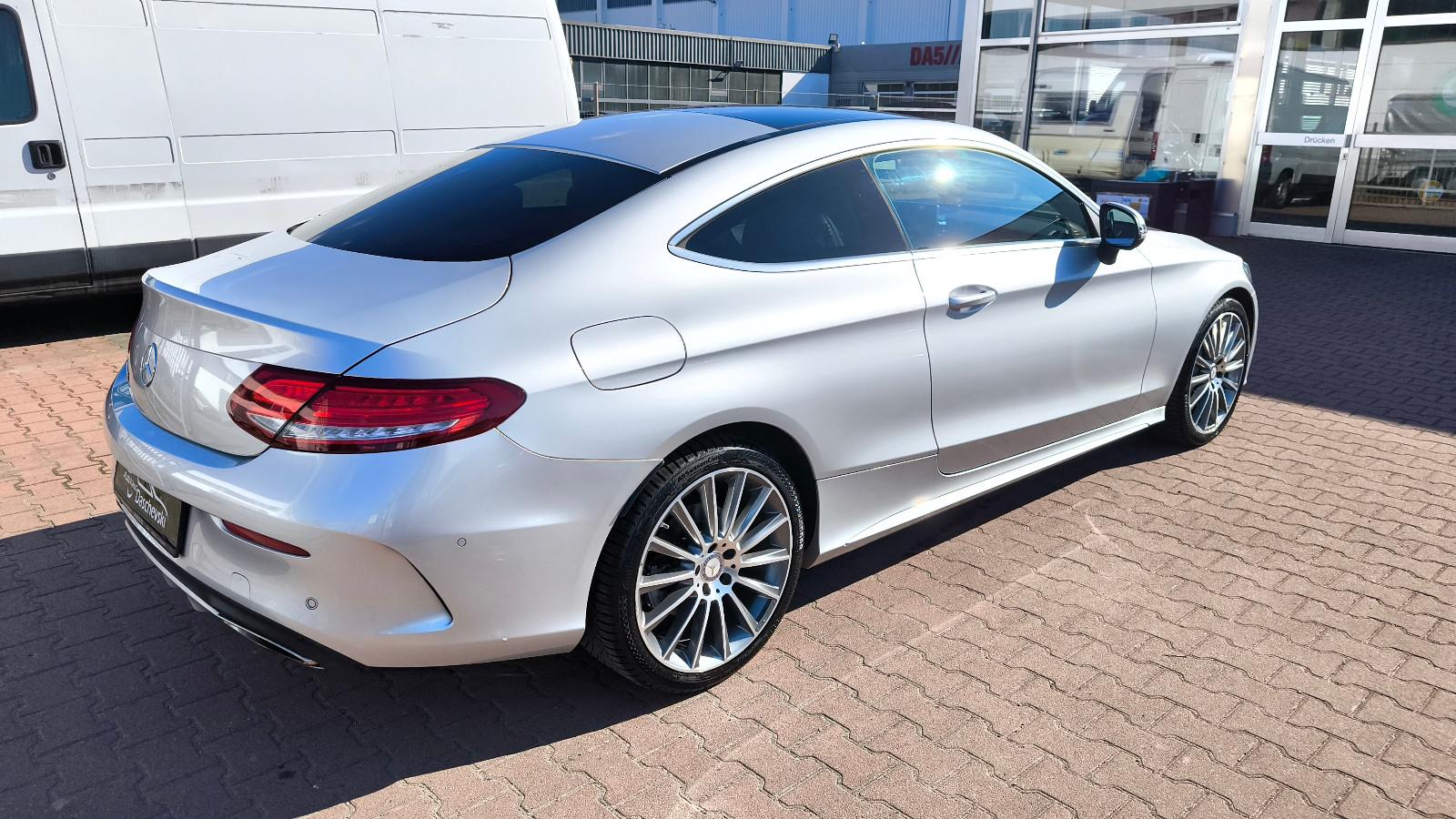 Mercedes-Benz C 300 Coupe AMG-Paket Panorama Burmester