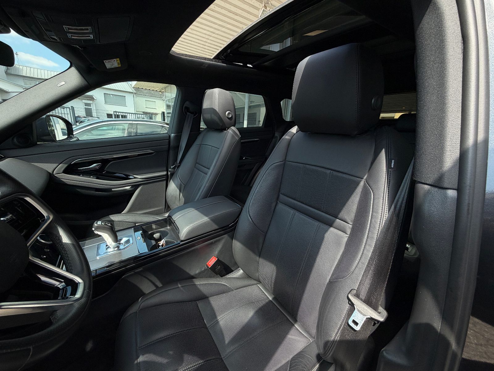 Fahrzeugabbildung Land Rover Range Rover Evoque S Hybrid /R-DYNAMIC/PANO/KAM
