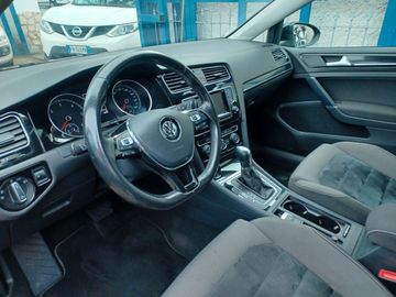 Volkswagen Golf - 10