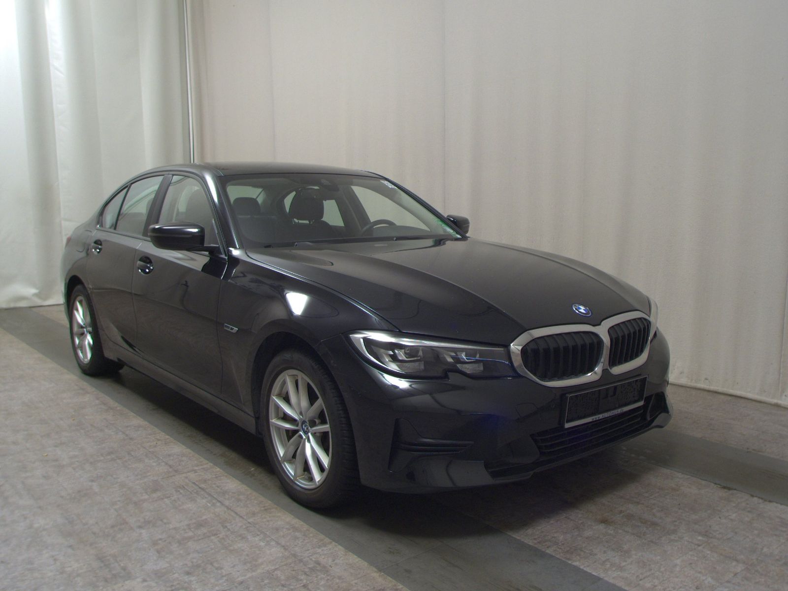 BMW 330e Advantage Leder Navi LED LC-Pro HiFi RfK imagem 3
