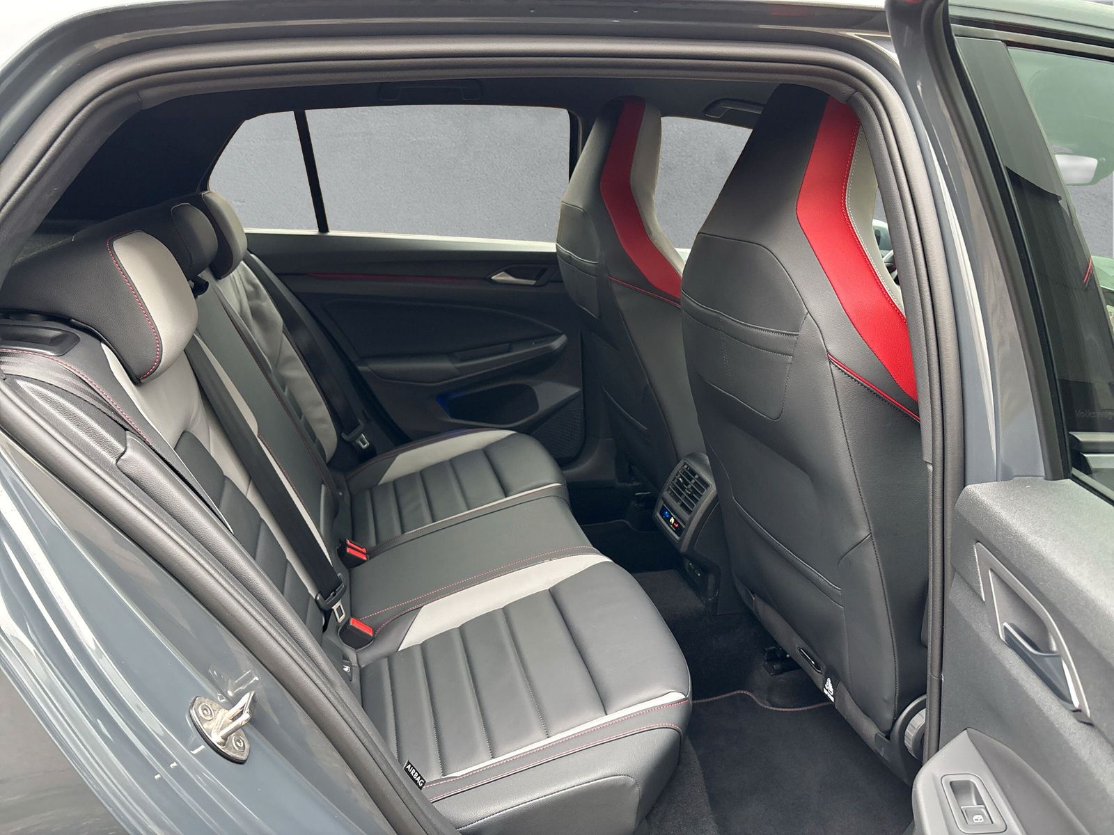 Fahrzeugabbildung Volkswagen Golf GTI Clubsport 2.0 TSI ACC AppConnect PDC SH