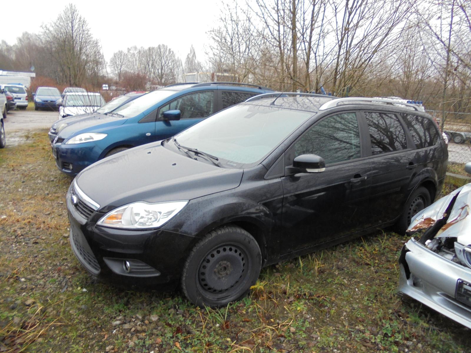 Ford Focus 2010 — interior