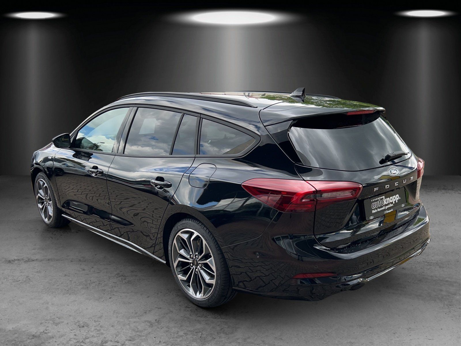 Fahrzeugabbildung Ford Focus ST-Line X Turnier Winter Paket HUD Navi