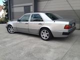 Mercedes-Benz E 500
