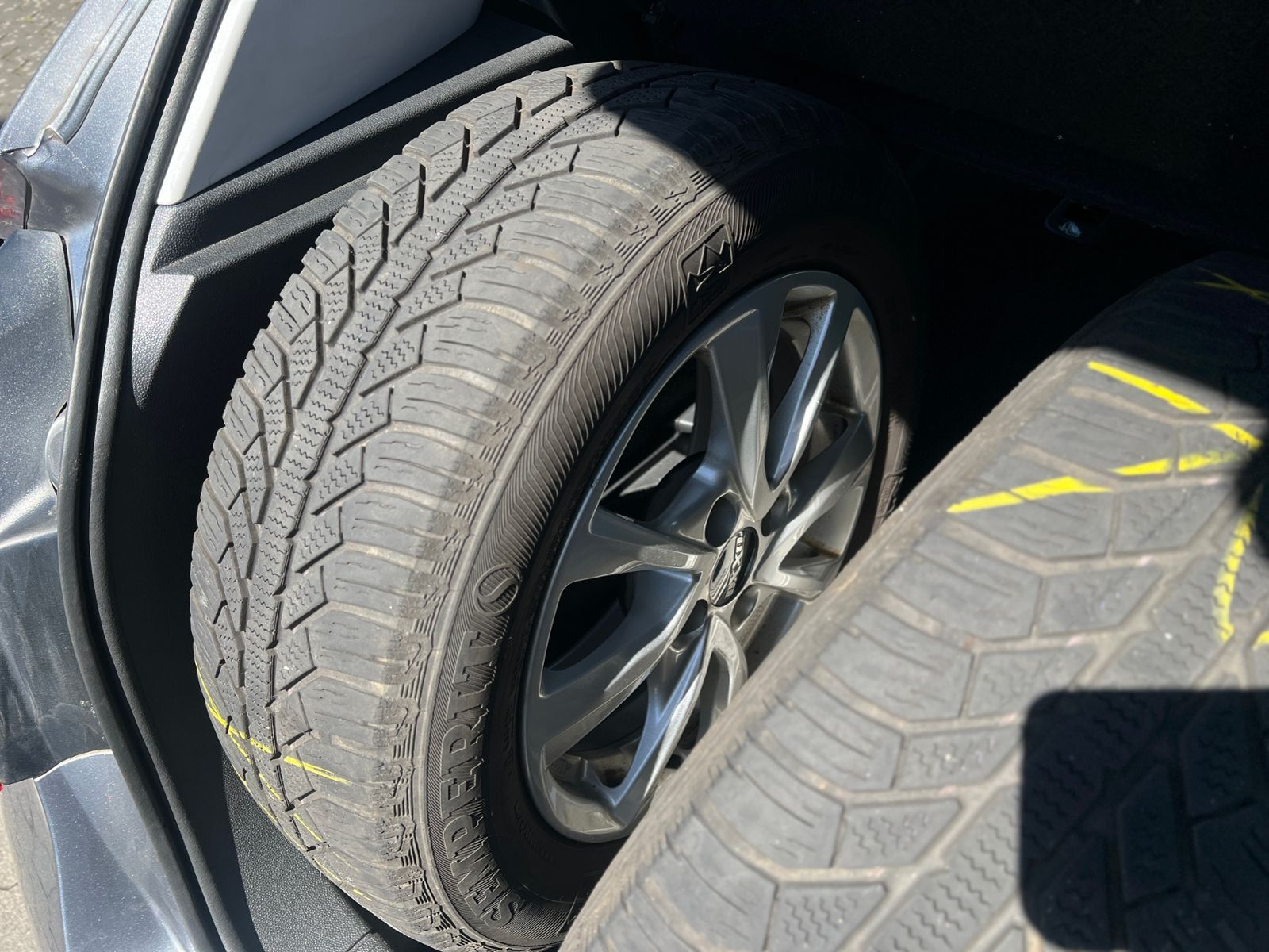 Fahrzeugabbildung Opel Corsa E Edition KLIMA SHZ LKHZ ALU