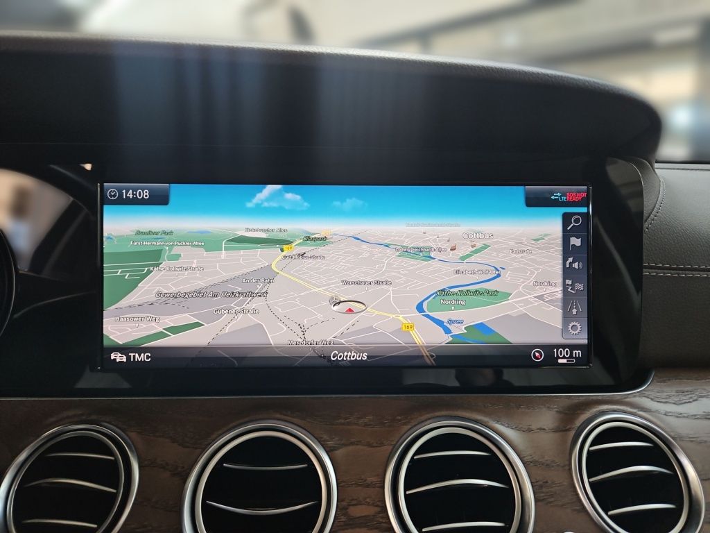 Fahrzeugabbildung Mercedes-Benz E 250 LUXURY AHK Comand Kamera LED
