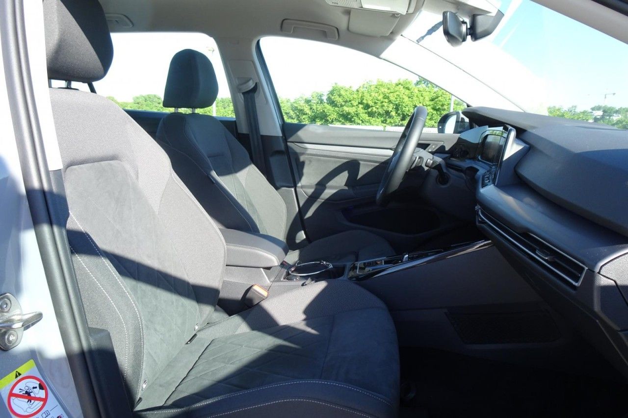 Fahrzeugabbildung Volkswagen Golf Var. STYLE 1.5l eTSI 96kW DSG LED Navi