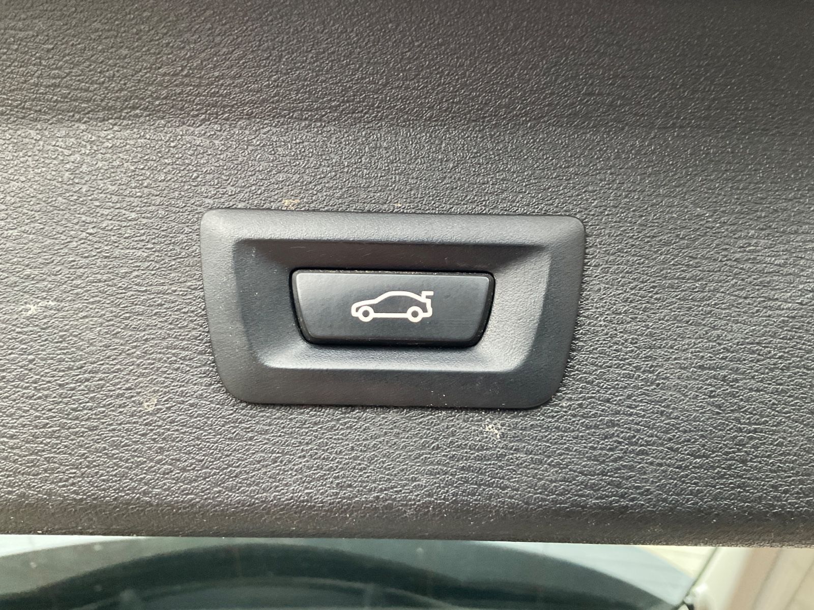 Fahrzeugabbildung BMW X1 sDrive20i xLine,Auto,Navi,AHK,Xenon