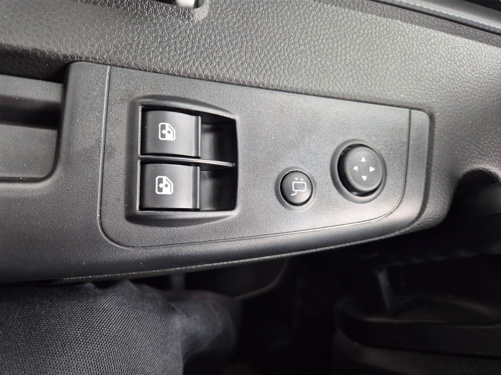 Fahrzeugabbildung Iveco Eurocargo ML75E21/P LBW 3 Sitze Klima