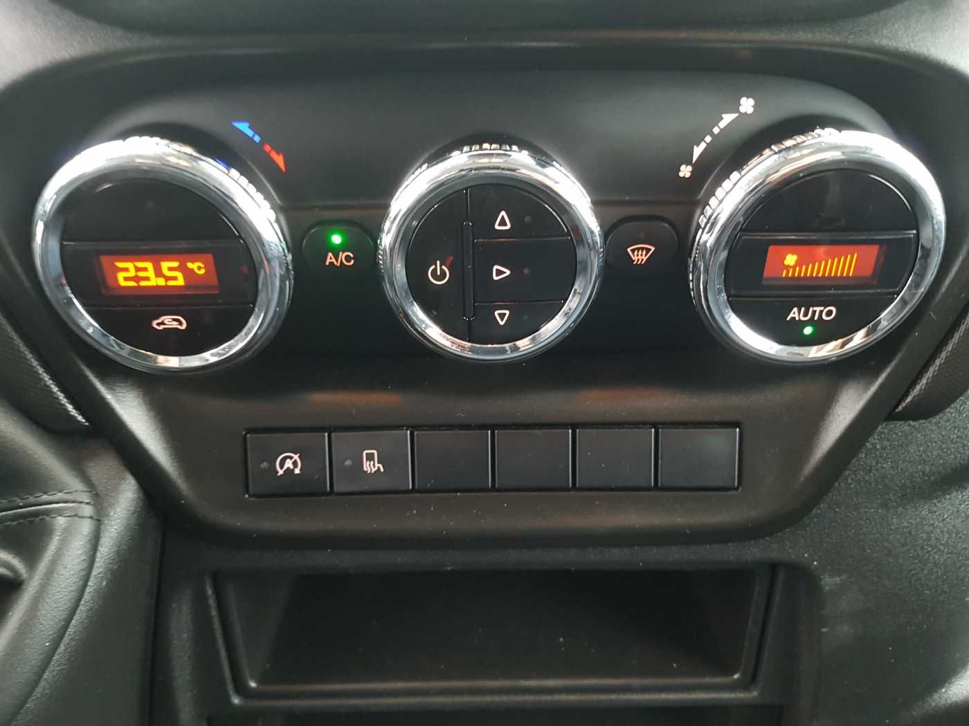 Fahrzeugabbildung Iveco Daily 35 S16 A8 V *Klima*Automatik*L4.100mm*