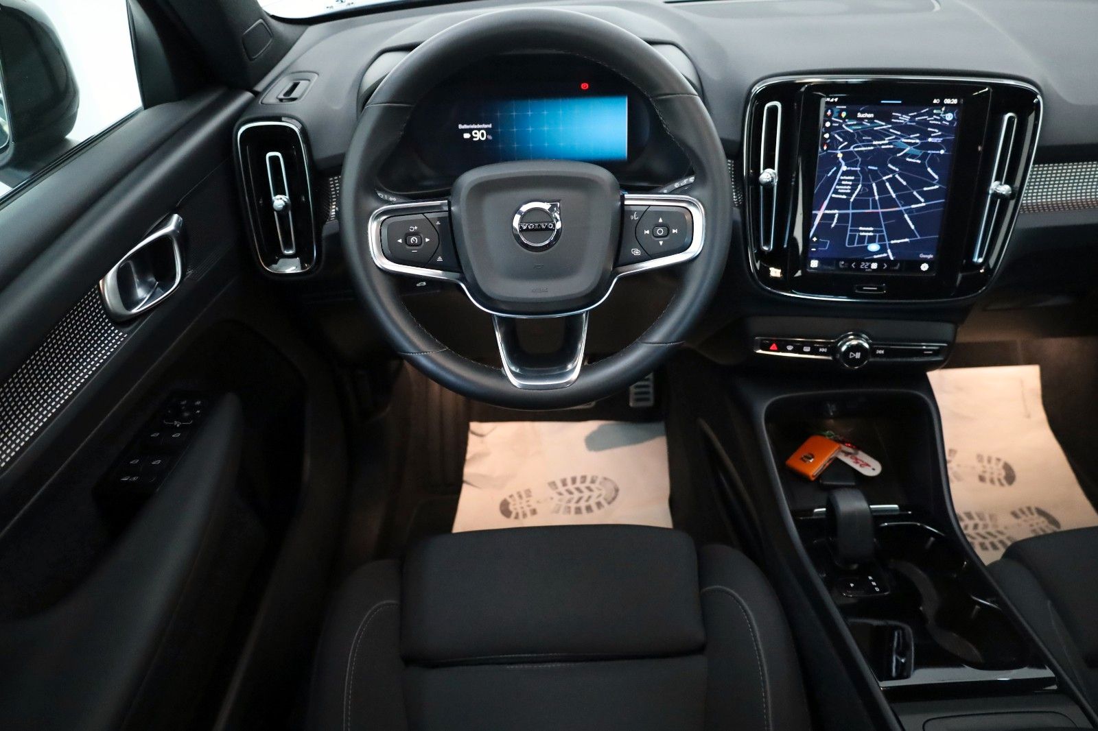 Fahrzeugabbildung Volvo XC40 Plus Recharge AWD,Navi,Kamera,SH,ACC