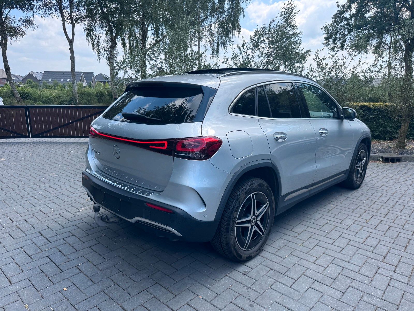 Mercedes-Benz EQA 250+ AMG Panorama Camera AHK Ambiance VOL imagem 2