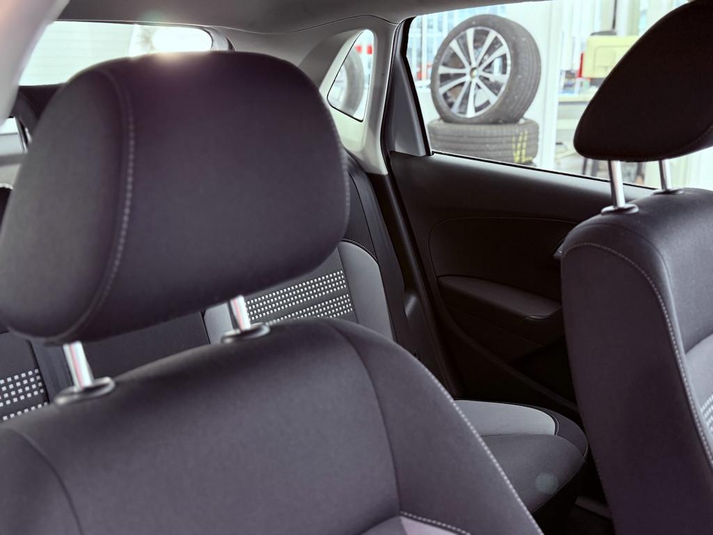 Volkswagen Polo 6R 1.2 TSI Life, Klimaautom., Sitzh., PDC