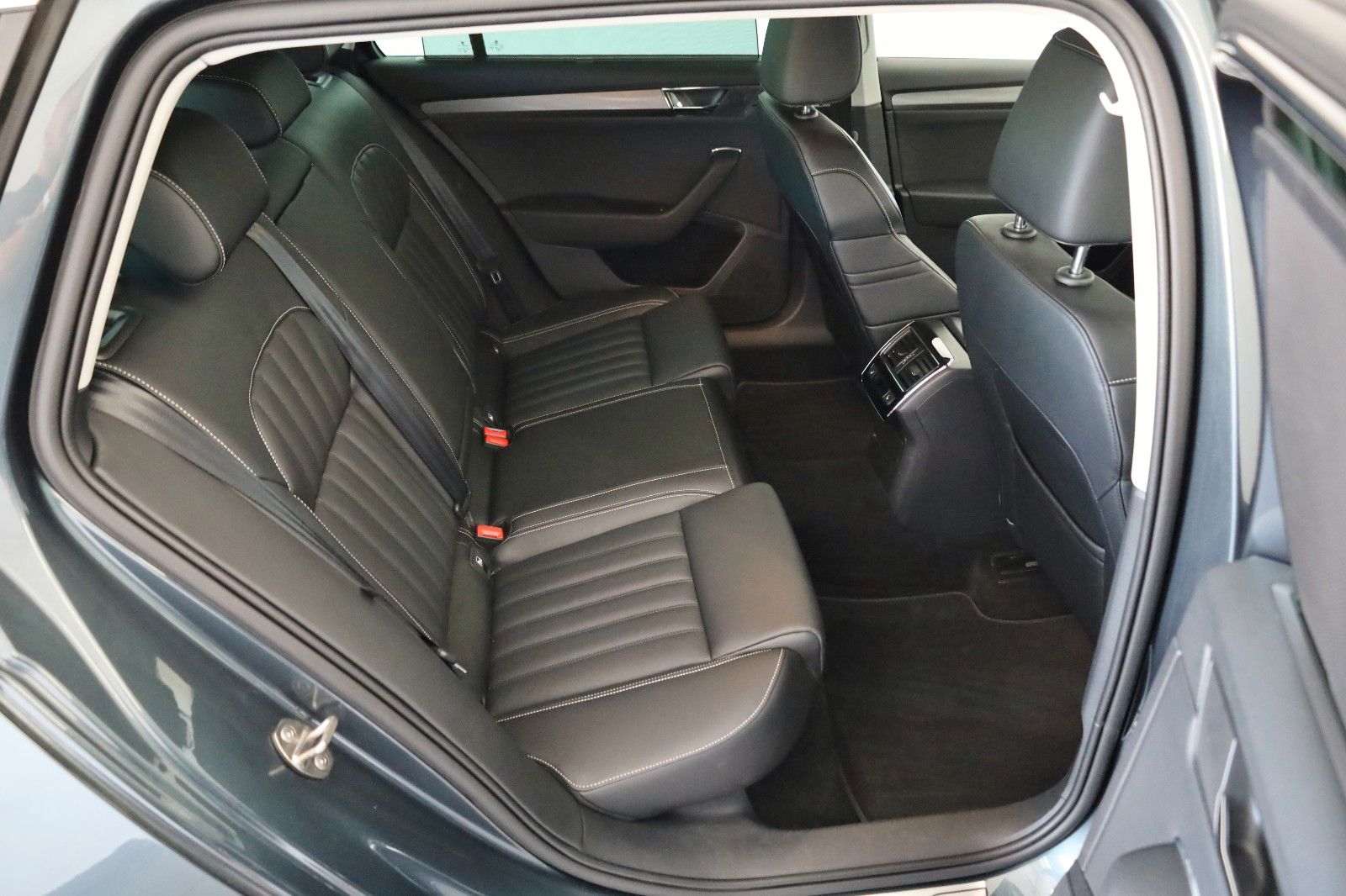 Fahrzeugabbildung SKODA Superb Combi Style Leder,Navi,LED,Memory,Virtual