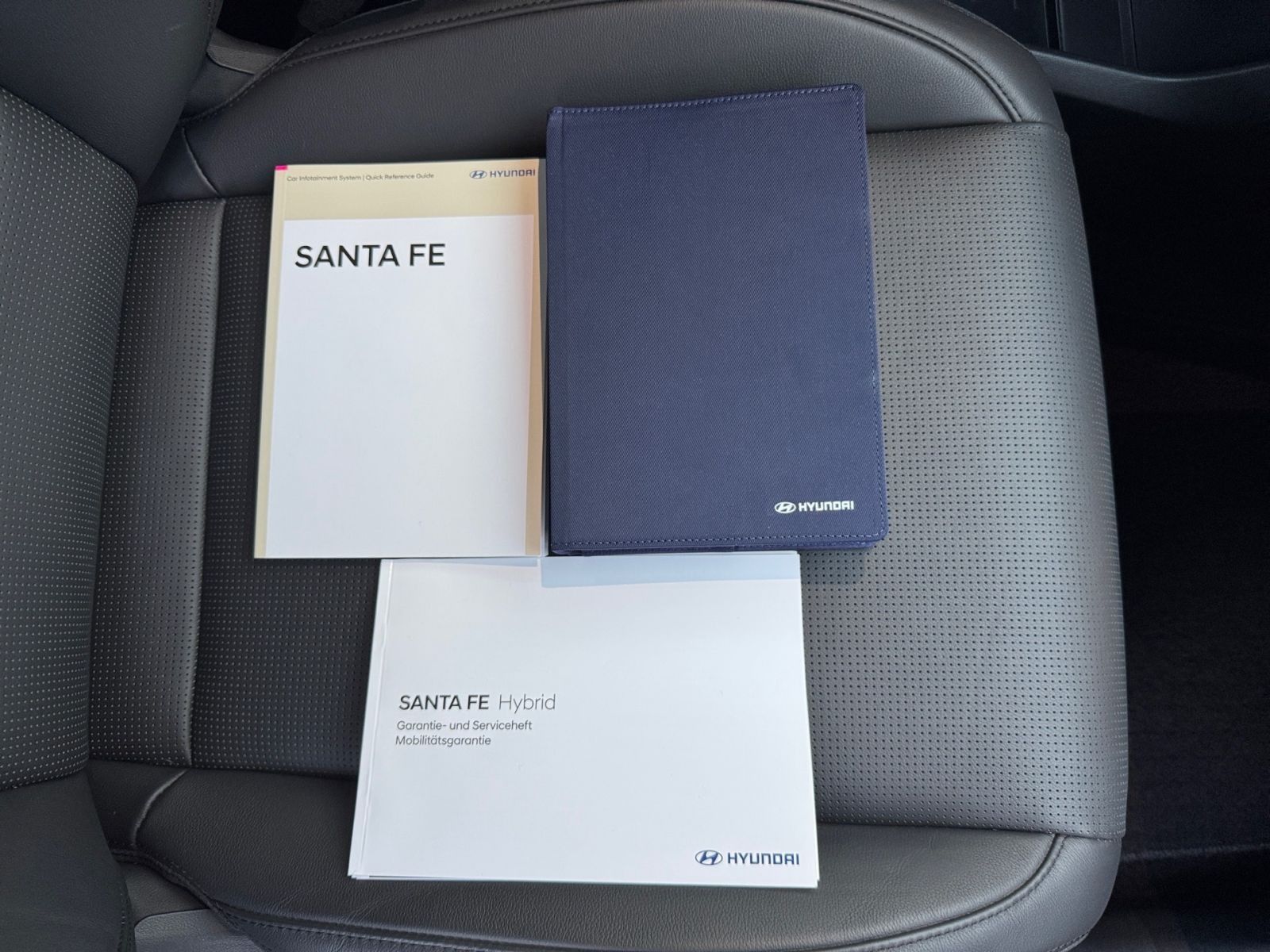 Fahrzeugabbildung Hyundai SANTA FE 1.6T-GDI Signature Plug-In H. 4WD