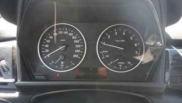 BMW 218 - 11