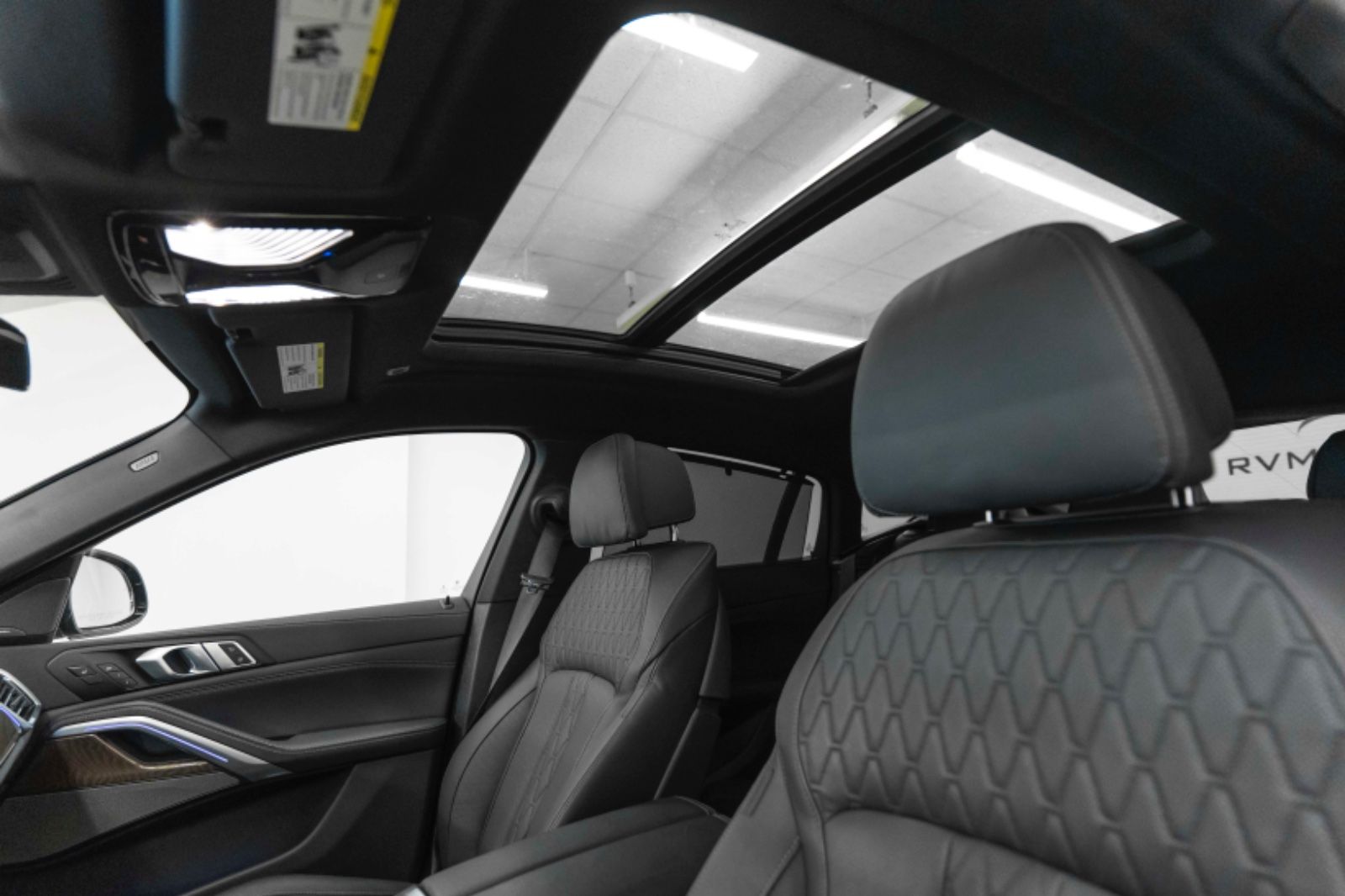 Fahrzeugabbildung BMW X6 40i xDrive M Sportpaket Harman Head up 360