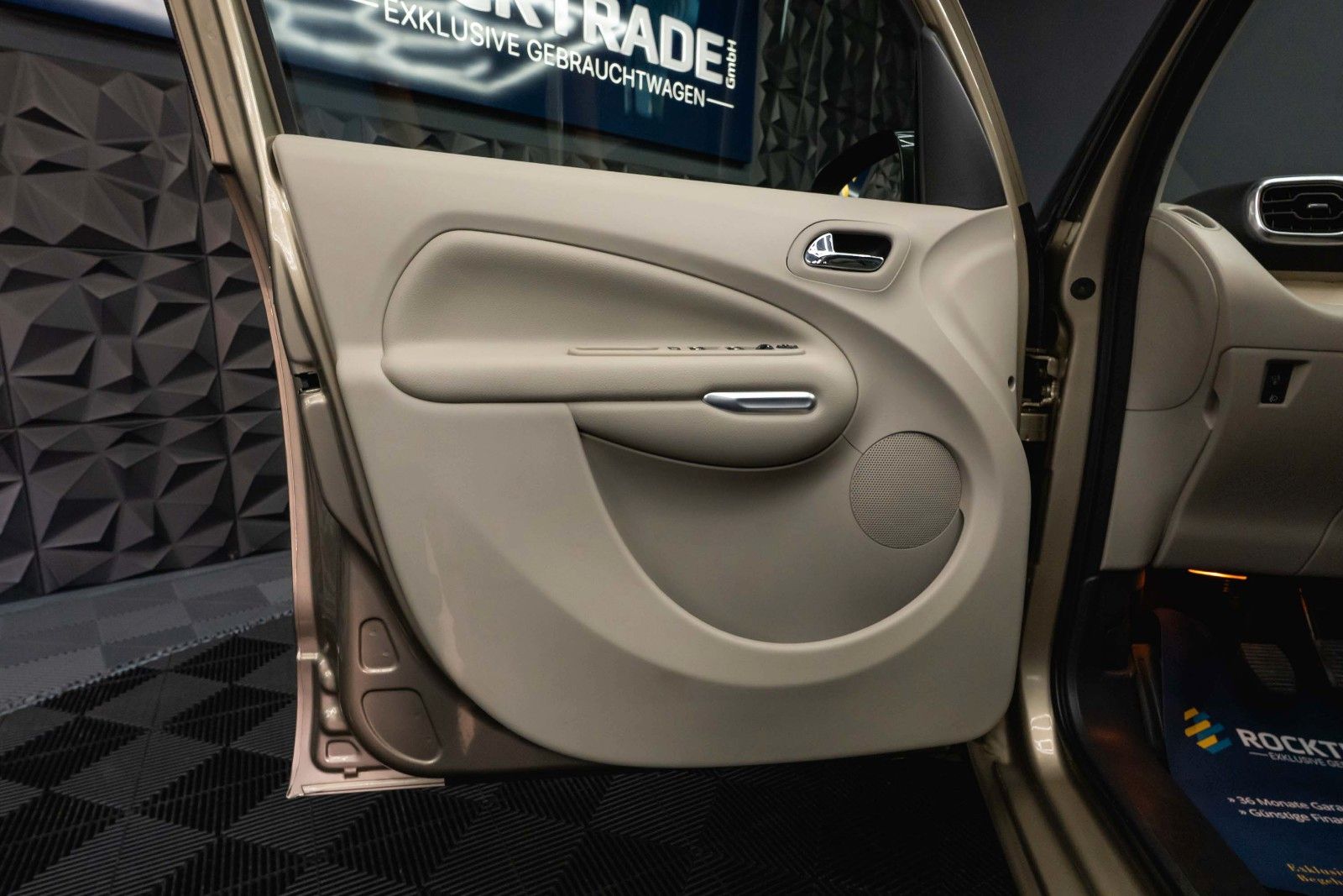 Fahrzeugabbildung Citroën C3 Picasso Exclusive Black Paket *1.Hand*Pano*