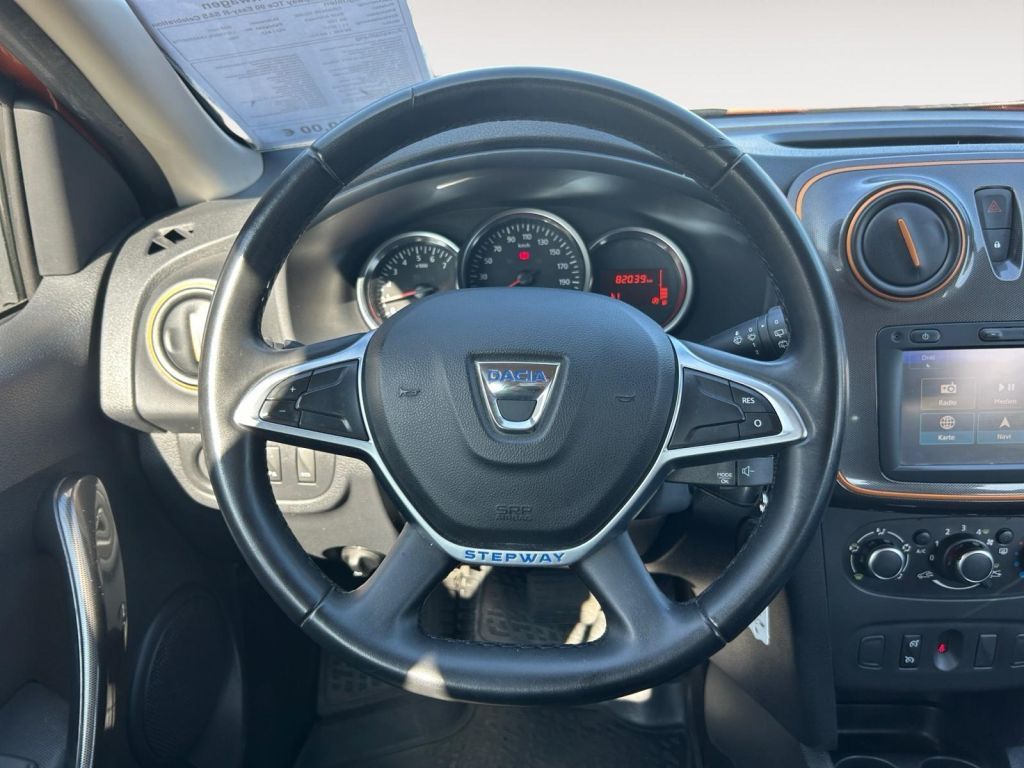 Fahrzeugabbildung Dacia Sandero Stepway TCe 90 Easy-R S&S Celebration