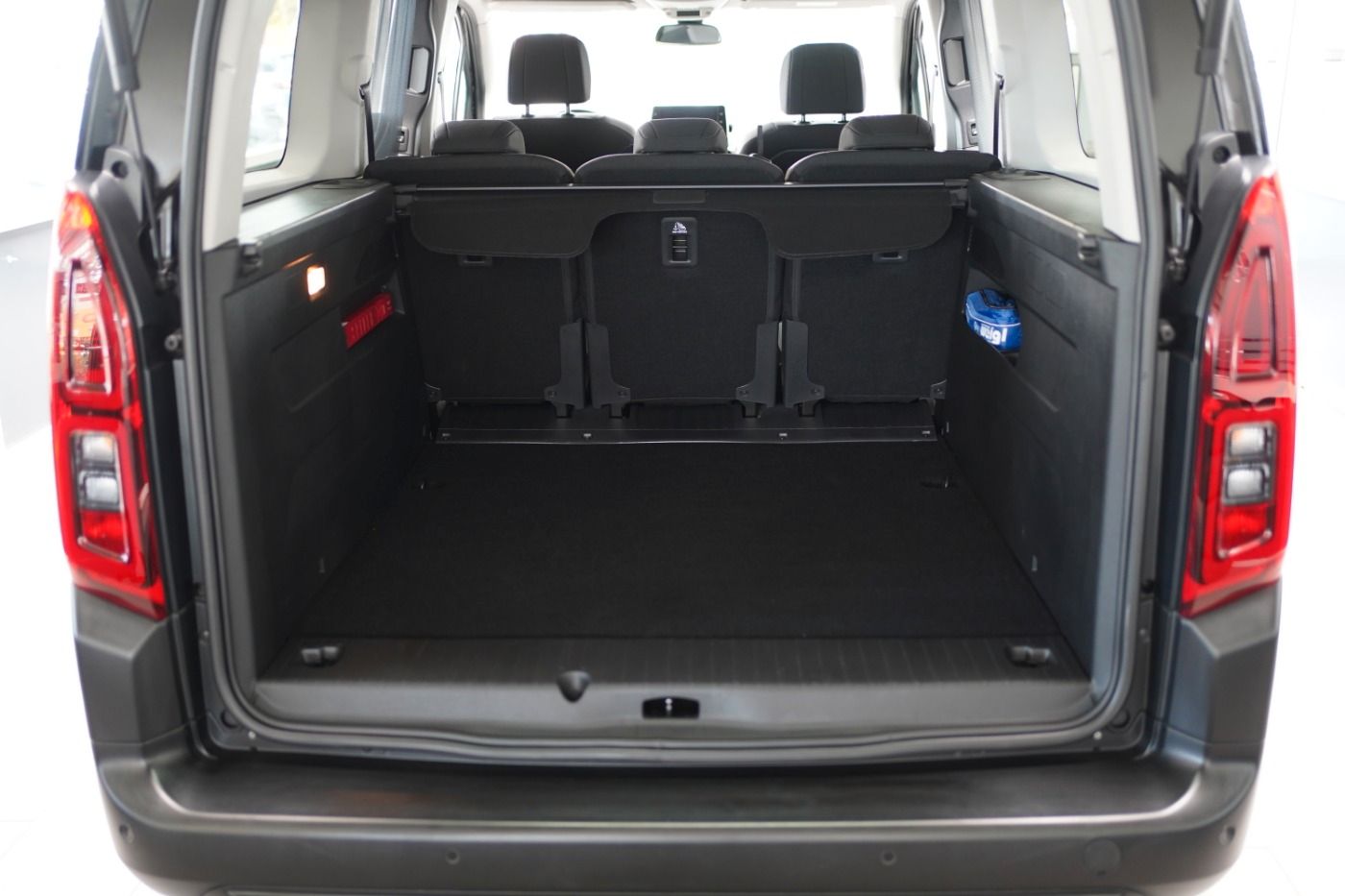 Fahrzeugabbildung Citroën Berlingo XL BlueHDi 130 Shine Standheizung AHK