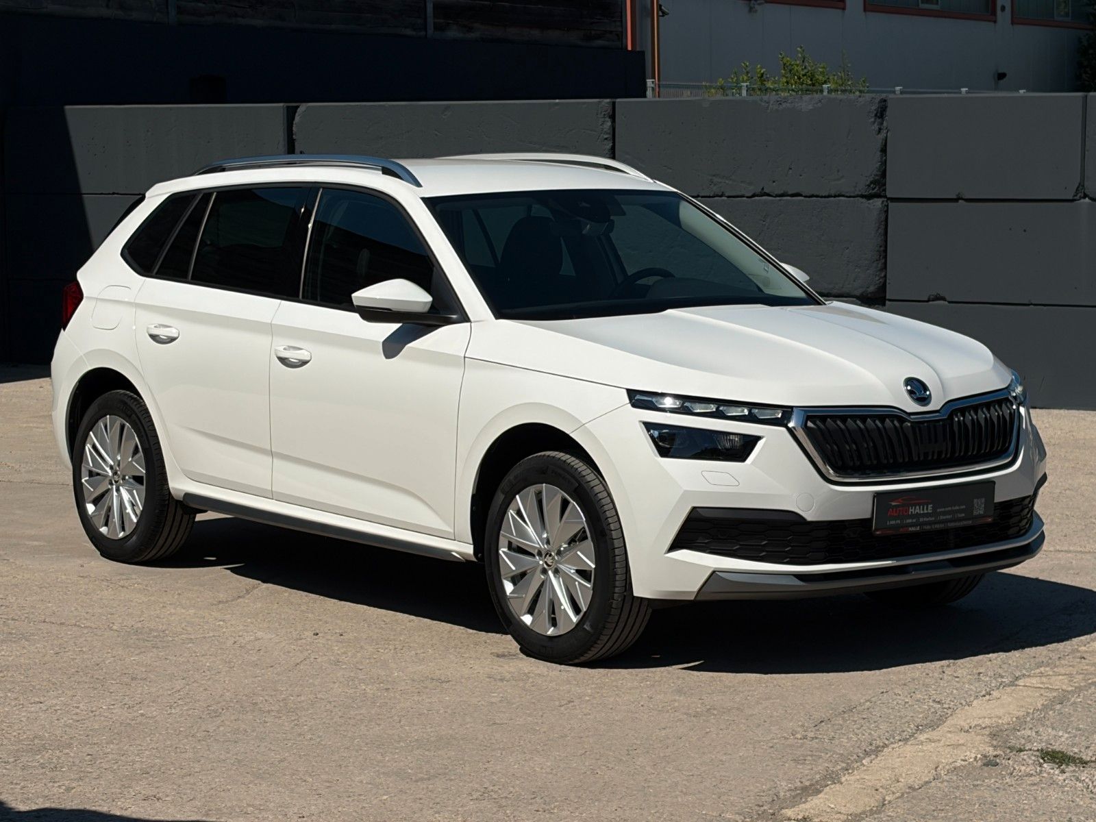 Fahrzeugabbildung SKODA Kamiq 1.0 TSI DSG Style CarPlay LED ACC CAM LHZ