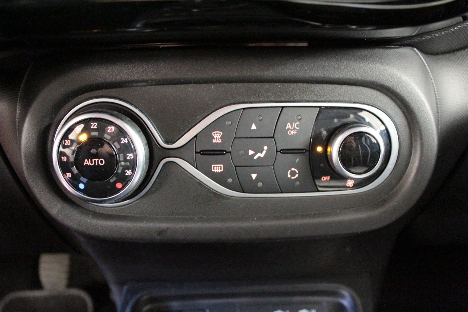 Fahrzeugabbildung Renault Twingo SCe 65 Urban Night *Easy Link*15157*