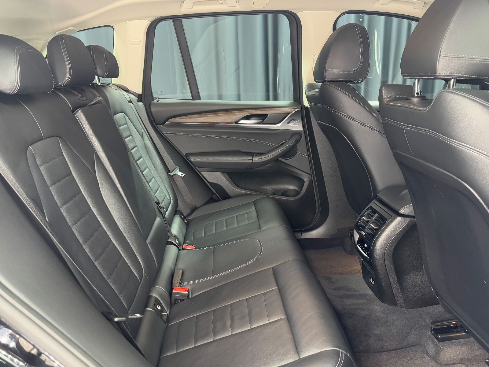 Fahrzeugabbildung BMW X3 xDrive 20d|LEDER|NAVI|M-SPORT 19 ZOLL|AHK