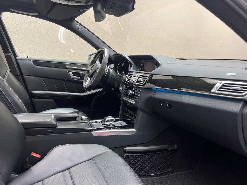 Mercedes-Benz E 63 AMG E63 AMG S 4M *PANORAMA*V-MAX*DISTRONIC*360°*