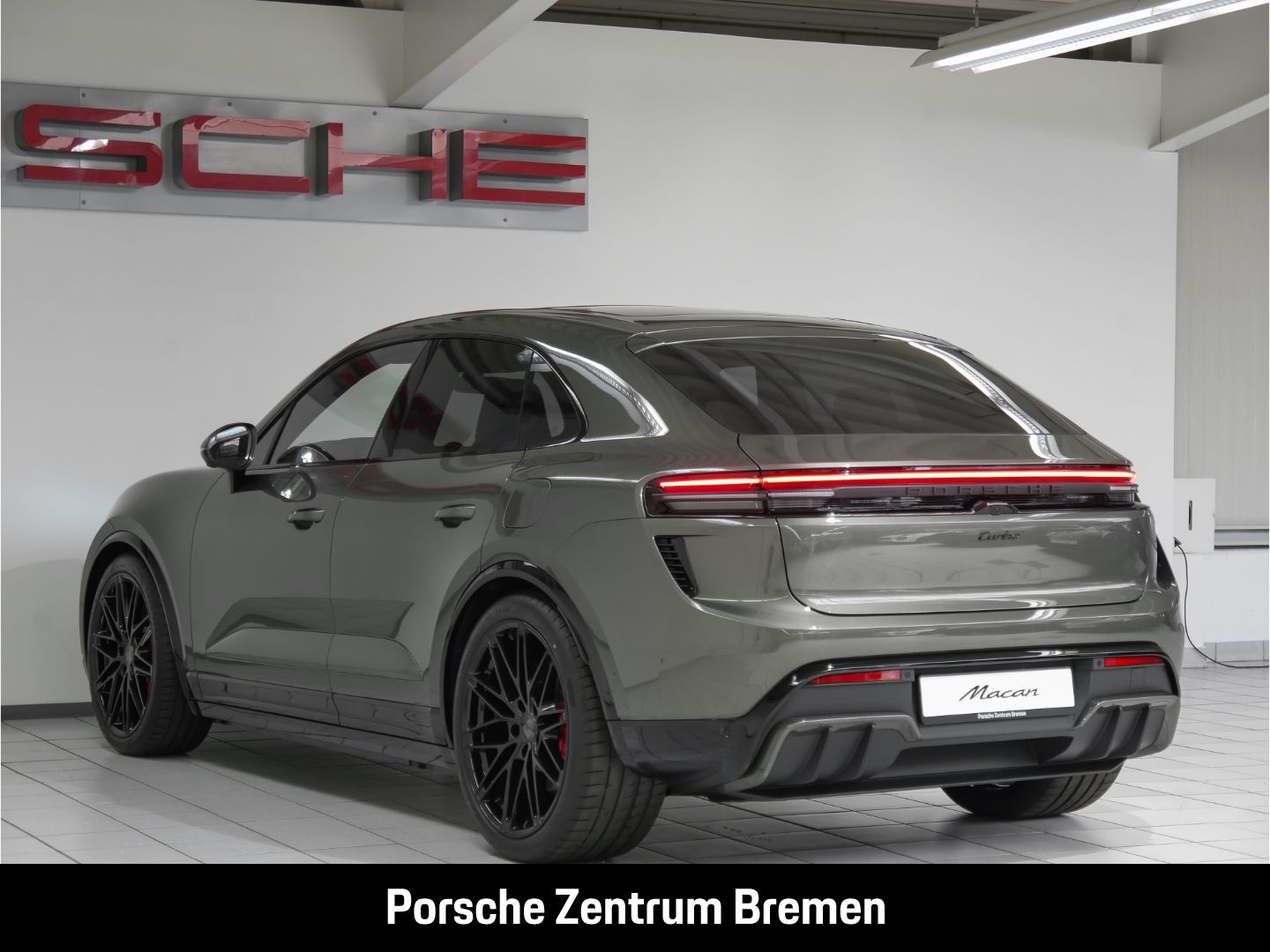 Porsche Macan Turbo Hinterachslenkung  AHK Matrix Burmes imagem 3