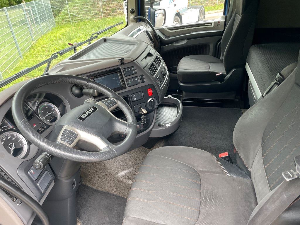 Fahrzeugabbildung DAF FT XF 530 SSC LD