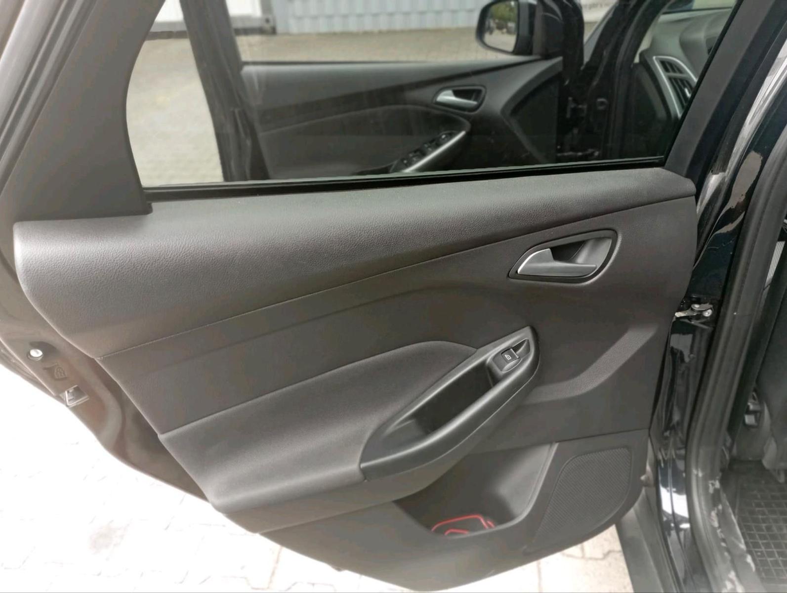 Ford Focus 2013 — photo 14