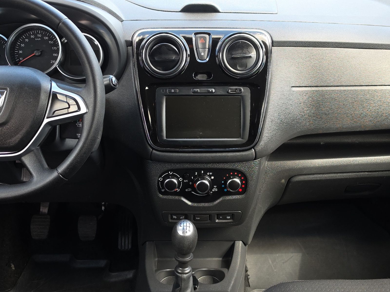 Fahrzeugabbildung Dacia Lodgy Comfort 7x Sitzer Navigation Tempomat