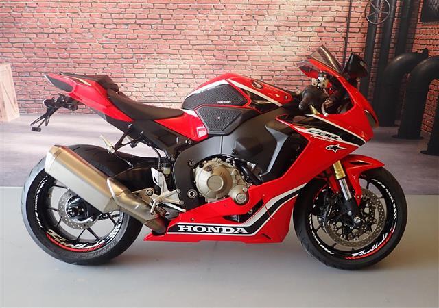 Honda CBR 1000 RR SC 77 scheckheftgepflegt !
