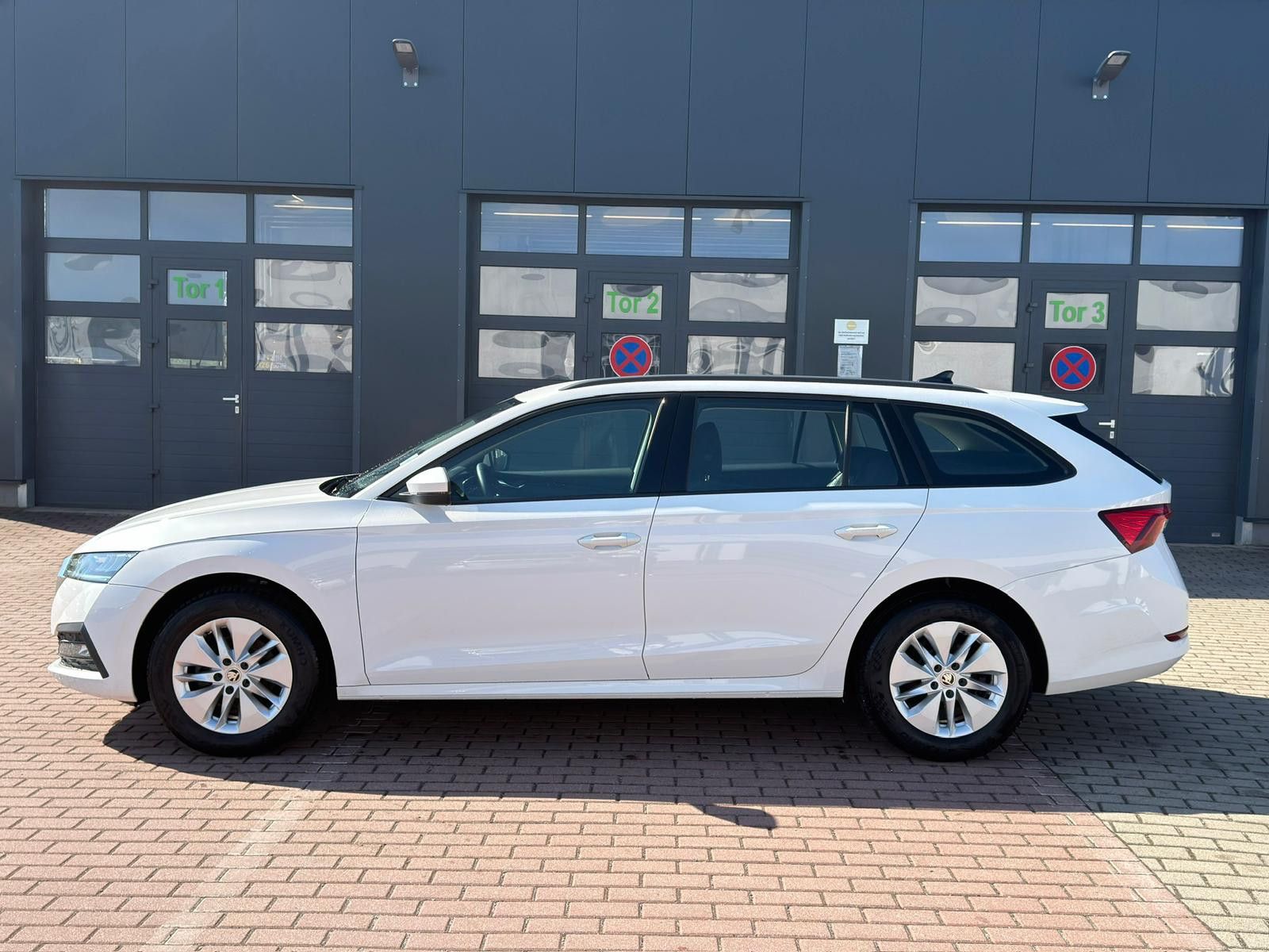 Fahrzeugabbildung SKODA Octavia Combi Ambition