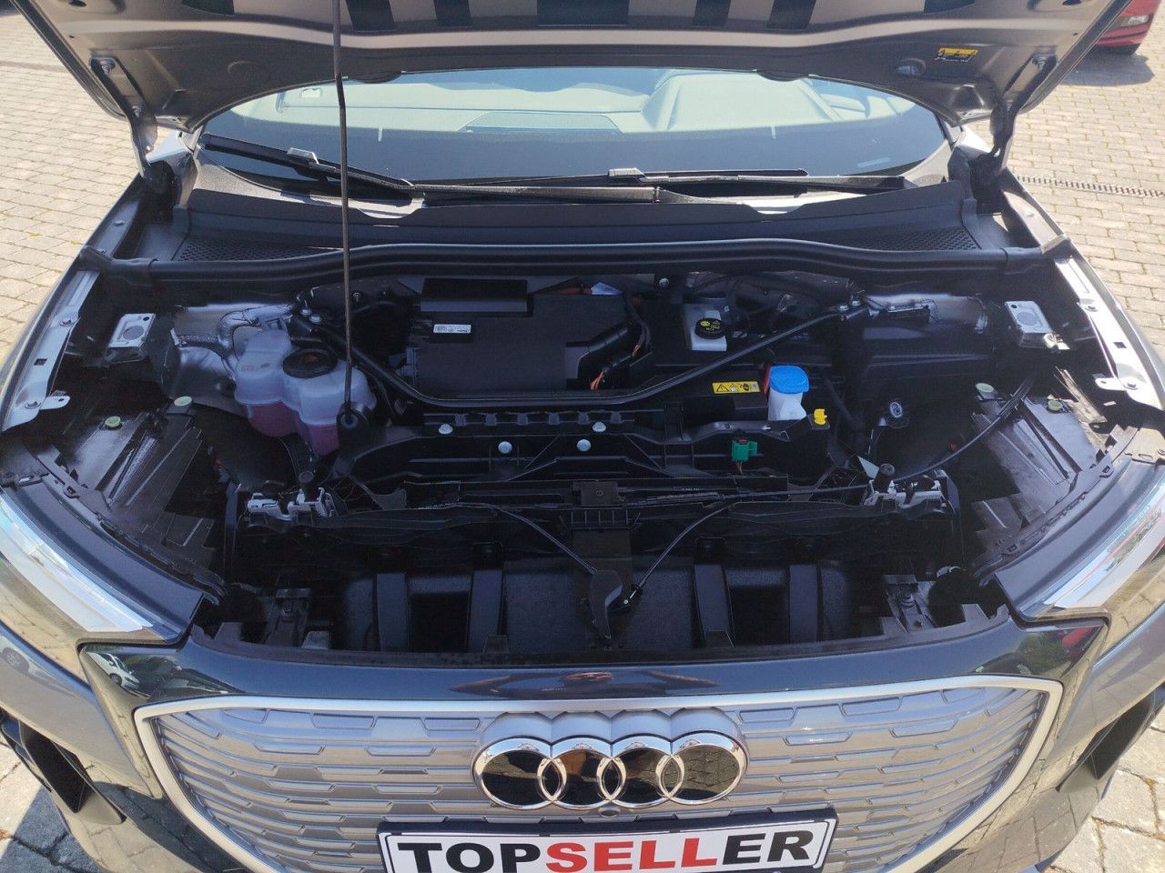 Fahrzeugabbildung Audi Q4 e-tron 35 advanced