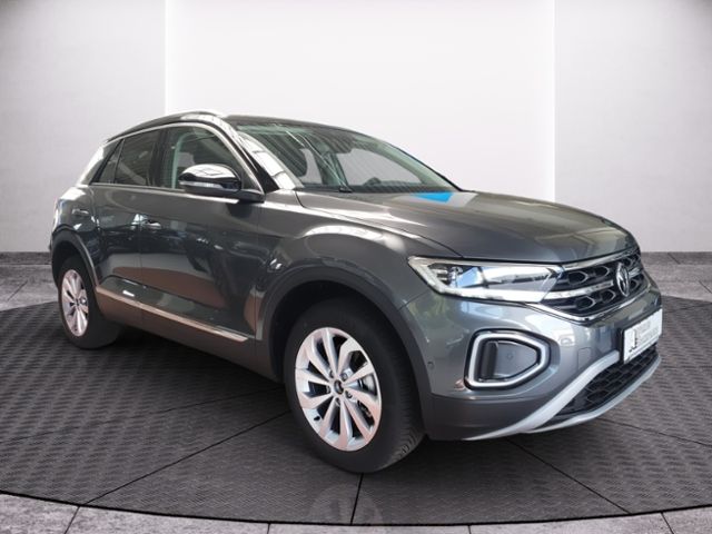 Fahrzeugabbildung Volkswagen T-Roc 1.5 TSI DSG Style LED-PLUS NAVI AHK RFK GJ