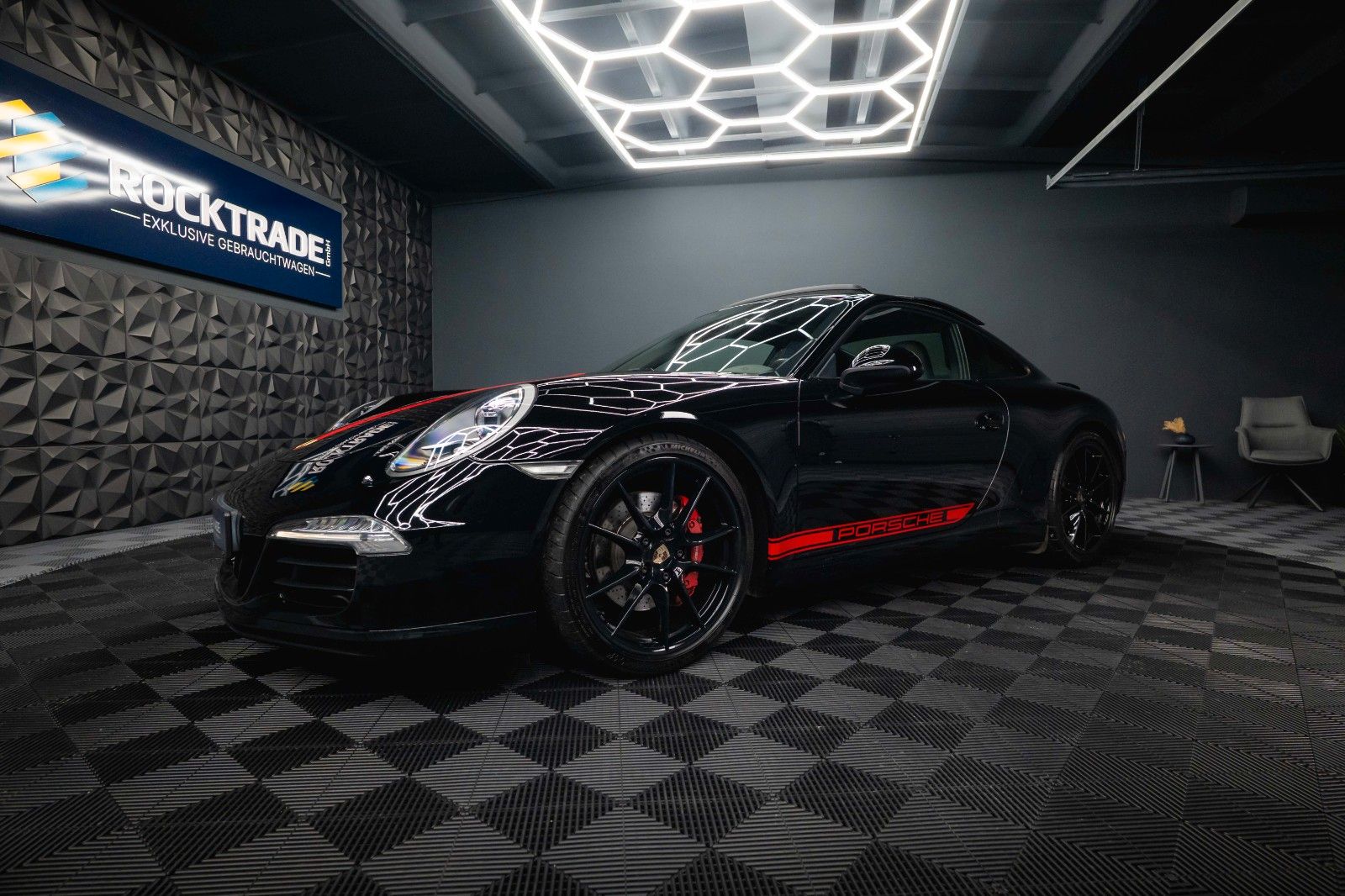 Fahrzeugabbildung Porsche 991 911 Carrera S GTS Black Design Chrono *Pano*