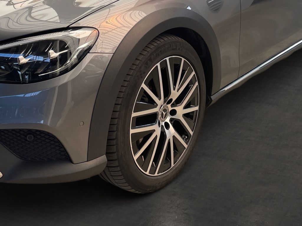 Fahrzeugabbildung Mercedes-Benz E 220 dT 4M All-Terrain Avantg. AHK Airmatic 360