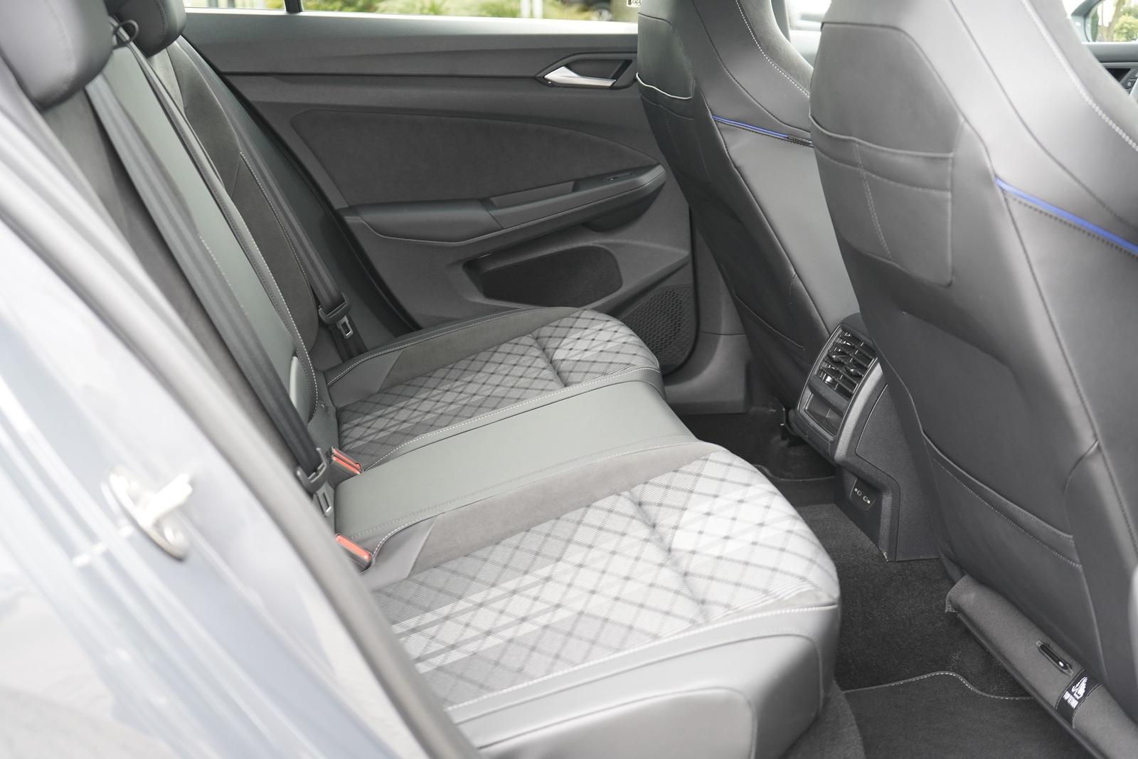 Volkswagen Golf VIII 1.5 TSI R-Line LED Sitzheizung Kamera, миниатюра 29
