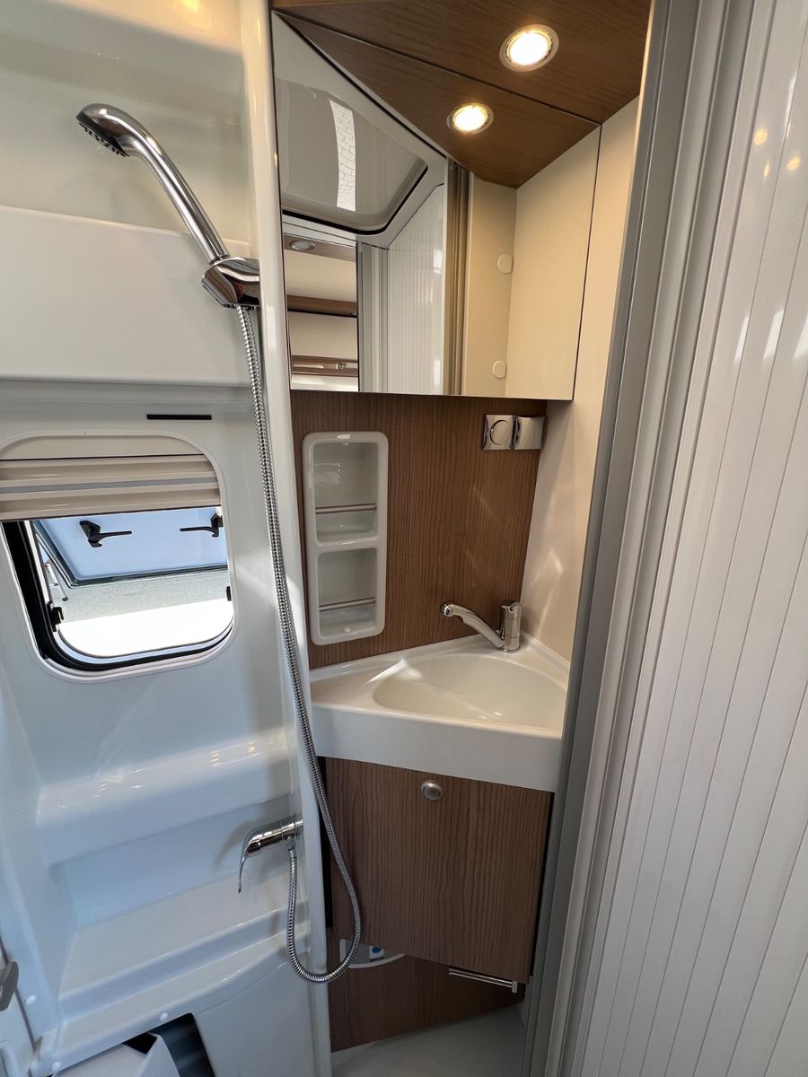 Fahrzeugabbildung Malibu Van diversity GT skyview 640 LE K