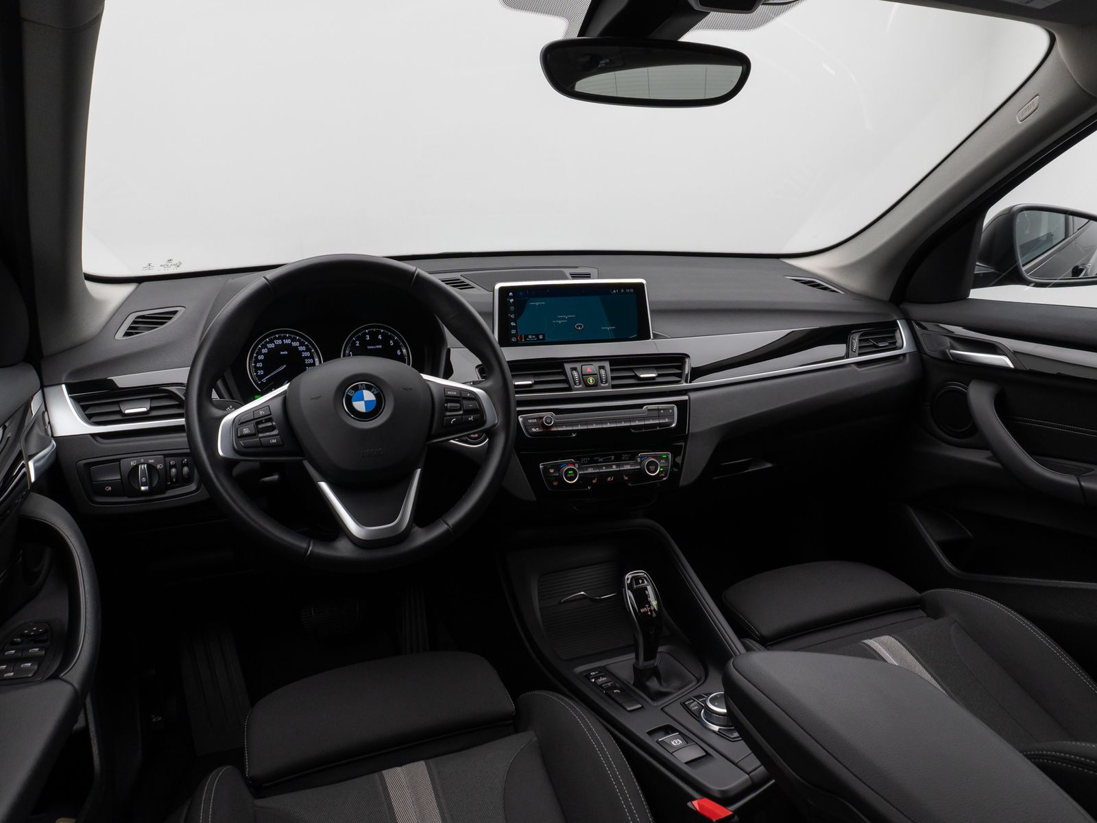 Fahrzeugabbildung BMW X1 sD18i Kamera DAB HiFi Navi Komfort LED Sport