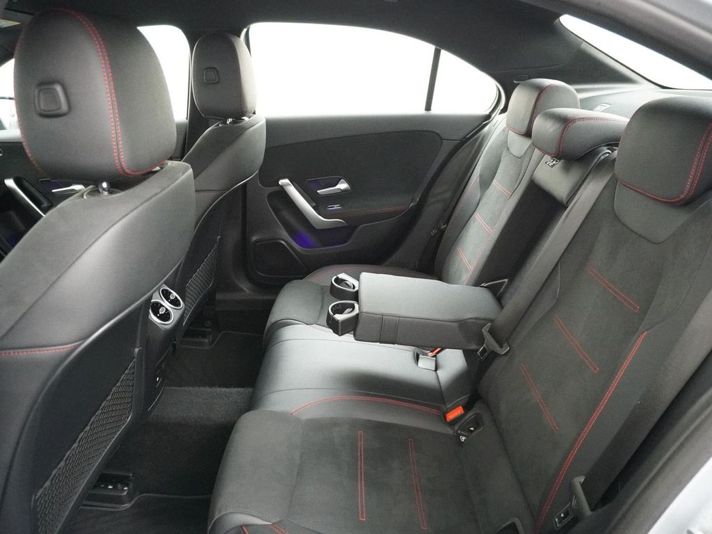 Mercedes-Benz A 180 Star Edition AMG Line