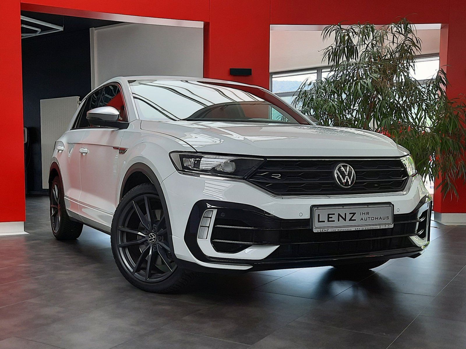Fahrzeugabbildung Volkswagen T-Roc R 4Motion DSG *AHK*Cam*Navi*App-Con*Assist