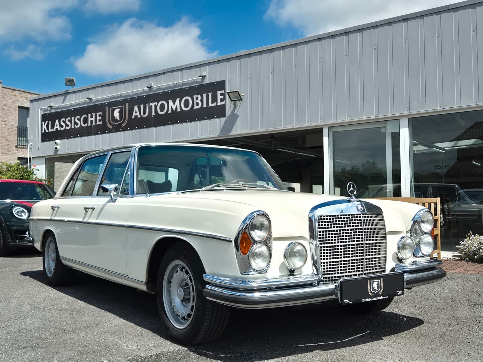 Fahrzeugabbildung Mercedes-Benz 300 SEL 6.3/Deutsch/Historie/3. Hd./WGA 62