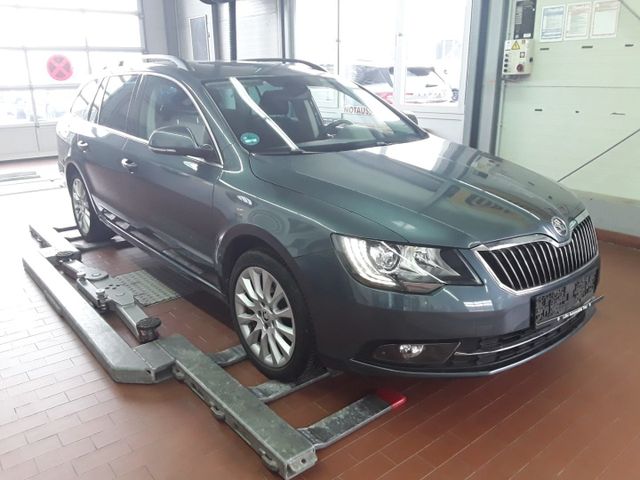 Skoda Superb 2.0 TDI Green T DSG 4x4 1.Hand "TÜV NEU"